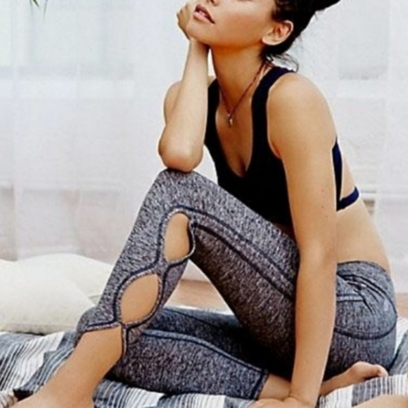 NWT Free People Free Movement Infinity Leggings XS - Picture 1 of 5
